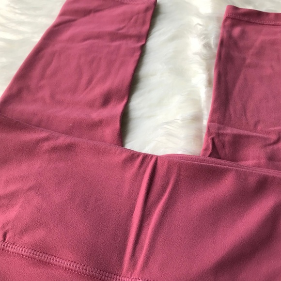 NWOT Athleta Pink Elation Capri Leggings - Picture 3 of 6